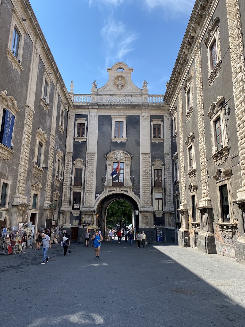 Porta Uzeda