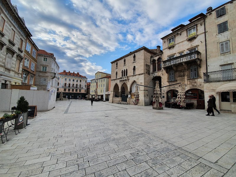 Narodni Trg (People's Square)