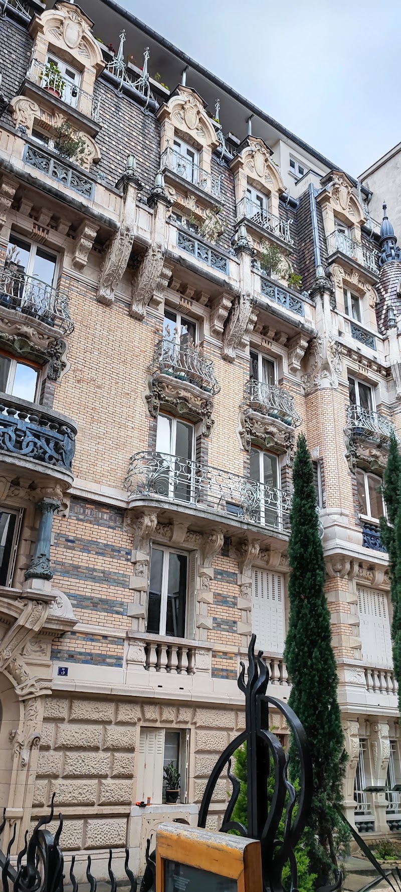 Lavirotte Building