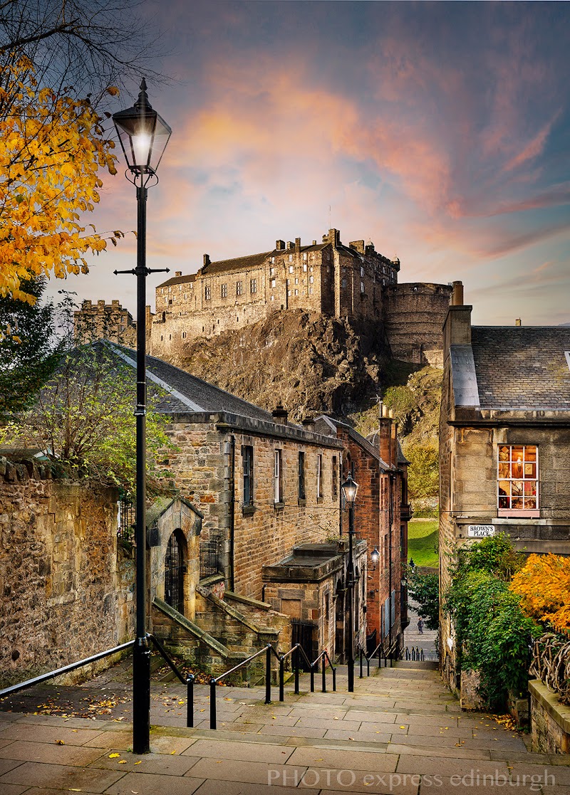 The Vennel Viewpoint Edinburgh Castle