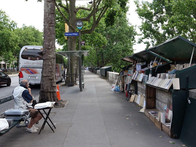 The Bouquinistes